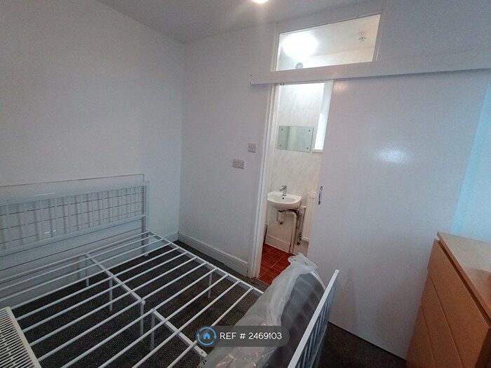 1 Bedroom Flat To Rent In Albert Road, Plymouth, PL2