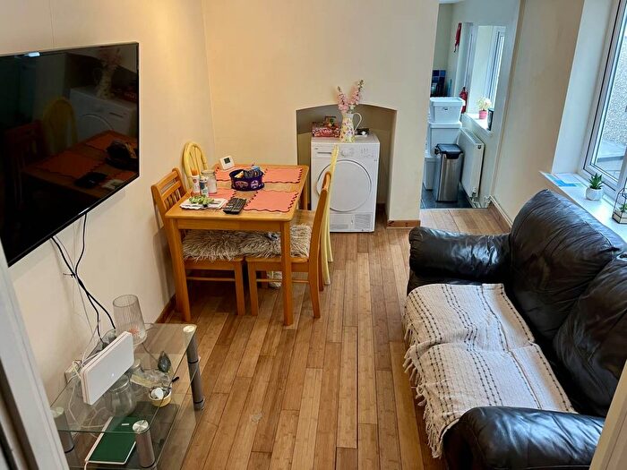 4 Bedroom Property To Rent In De-Breos Street, Brynmill, Swansea, SA2