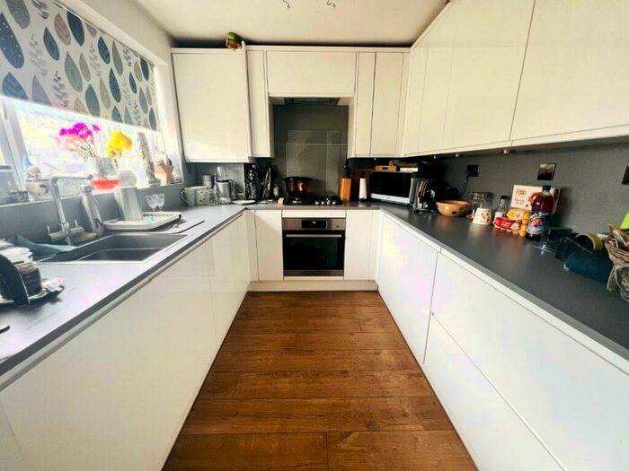 2 Bedroom Semi-Detached House For Sale In Galleon Way, Bideford, EX39