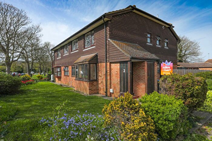 2 Bedroom Maisonette For Sale In Edenfield, Birchington, CT7