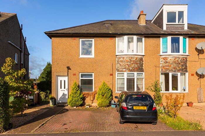 2 Bedroom Flat For Sale In Colinton Mains Loan, Edinburgh, EH13