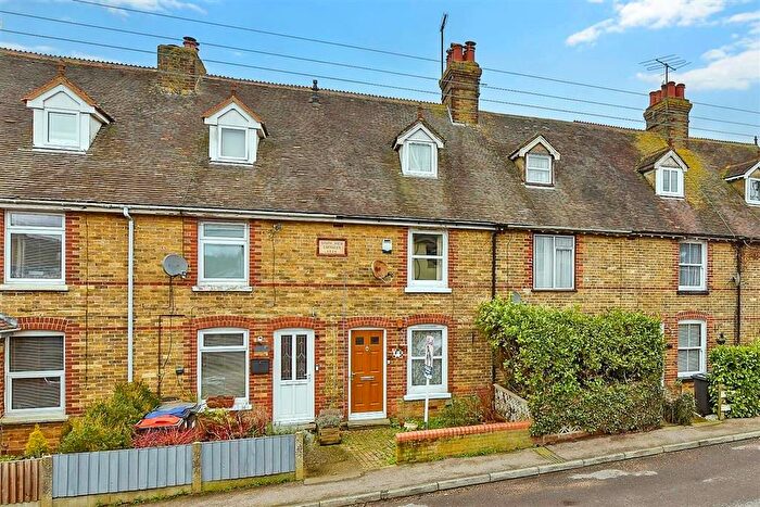 3 Bedroom Terraced House For Sale In Shalmsford Street, Chartham, Canterbury, Kent, CT4