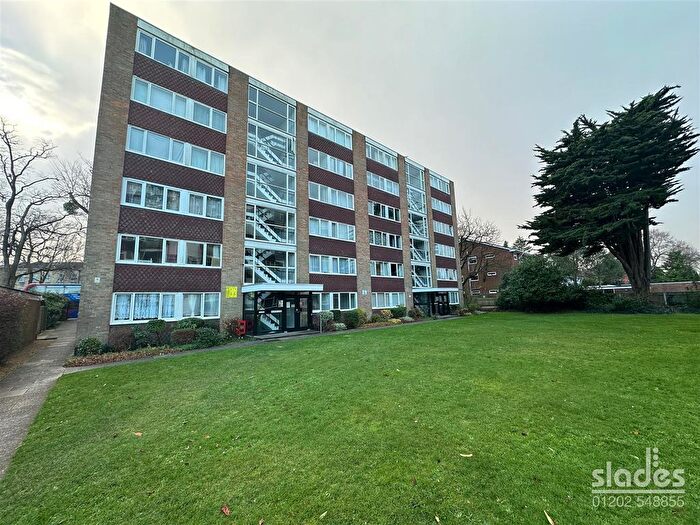 2 Bedroom Flat To Rent In Poole Road, Branksome, BH12