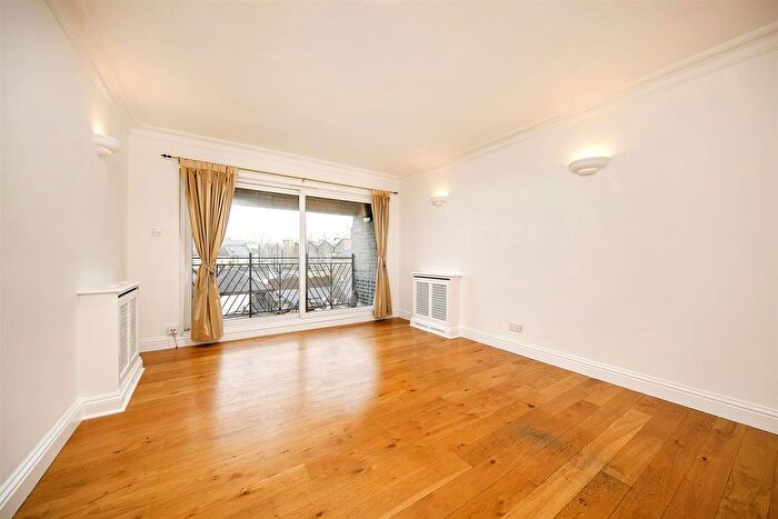 2 Bedroom Flat To Rent In Chiswick High Road, London, W4