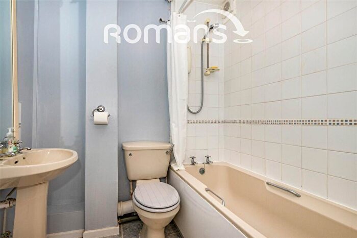 1 Bedroom Apartment For Sale In Mulberry Court, Wayland Close, Bracknell, RG12