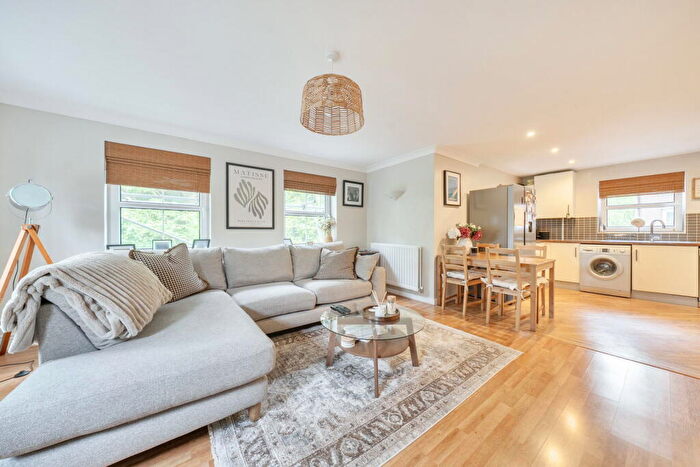 2 Bedroom Flat For Sale In Rockbourne Road, Sherfield-on-Loddon, RG27