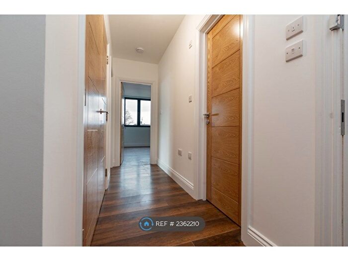 1 Bedroom Flat To Rent In Wilsthire Court, Swindon, SN1
