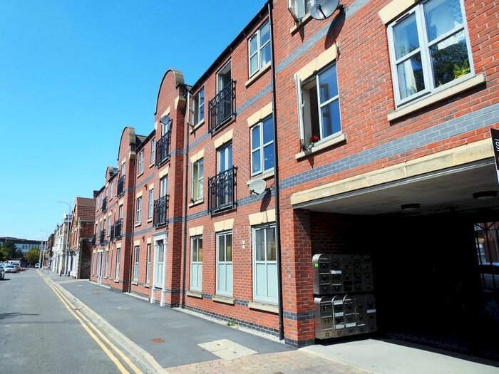 2 Bedroom Flat To Rent In Baker Street, Hull, HU2