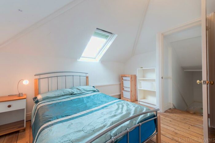 4 Bedroom Semi-Detached House To Rent In Ashbourne Grove London, SE22