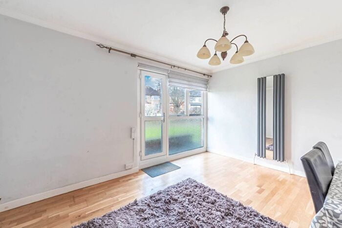 3 Bedroom Flat To Rent In Imperial Drive, Rayners Lane, Harrow, HA2