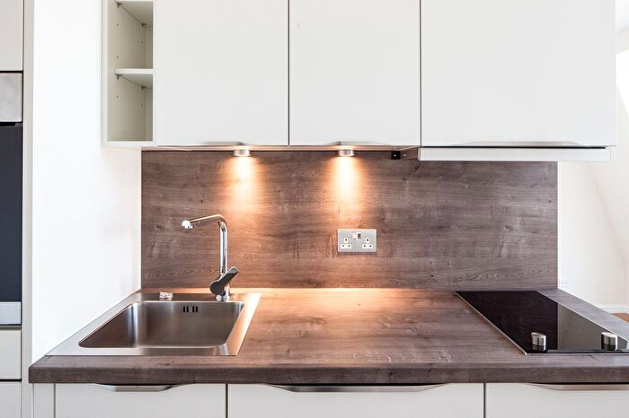 Studio To Rent In Wandsworth Road, London, SW8