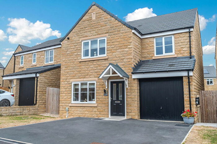 4 Bedroom Detached House For Sale In Weaving Mews, Skelmanthorpe, HD8