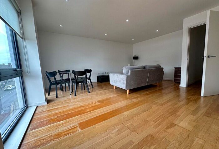 2 Bedroom Flat To Rent In Hill View Court, Sidcup, Kent, DA14