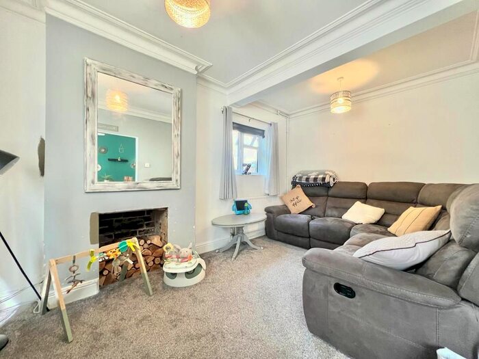 2 Bedroom Detached House To Rent In High Street, Broadstairs, CT10