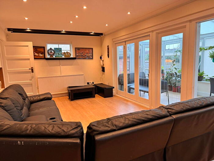 5 Bedroom Detached House To Rent In Goddington Lane, Orpington, BR6