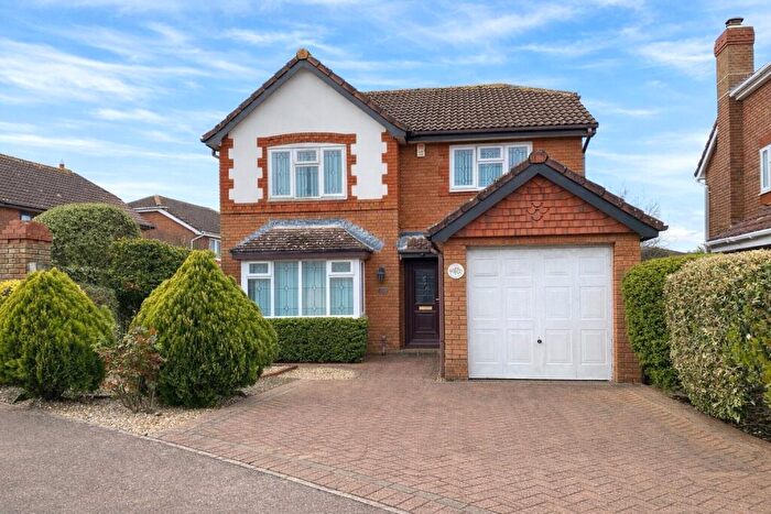 4 Bedroom Detached House For Sale In Pitreavie Drive, Hailsham, East Sussex, BN27