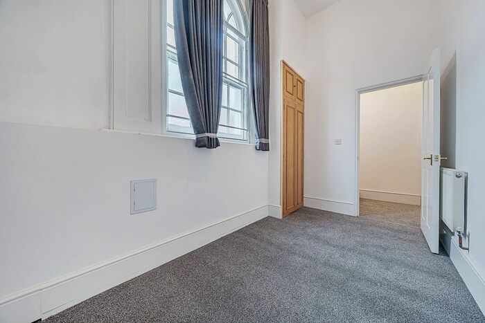 2 Bedroom Flat To Rent In Kings Street, Maidstone, ME14
