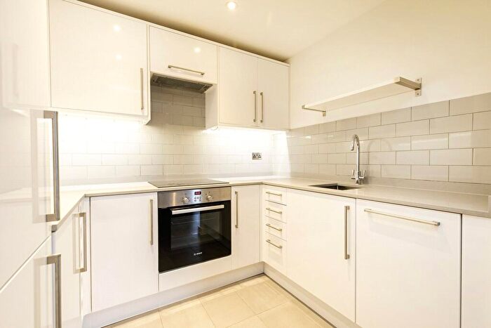 1 Bedroom Apartment To Rent In Devonia Road, London, N1