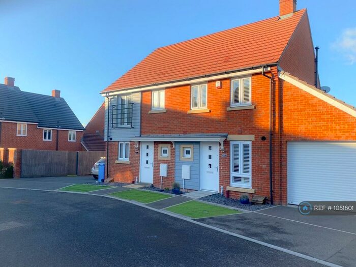 3 Bedroom Semi-Detached House To Rent In Gilmour Drive, Poole, BH17