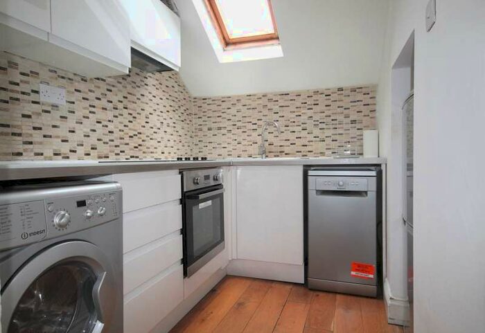 1 Bedroom Flat To Rent In Rathcoole Gardens, Crouch End, N8