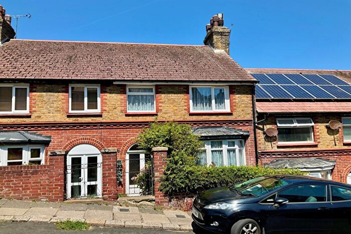 3 Bedroom Terraced House For Sale In Longfield Road, Dover., CT17