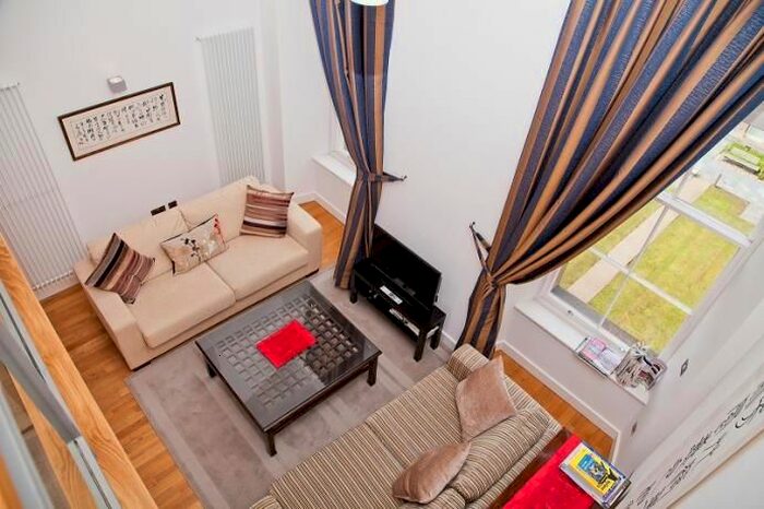 2 Bedroom Flat To Rent In Flat, Simpson Loan, Edinburgh, EH3