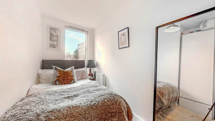 2 Bedroom Flat For Sale In Whiston Road, London, E2