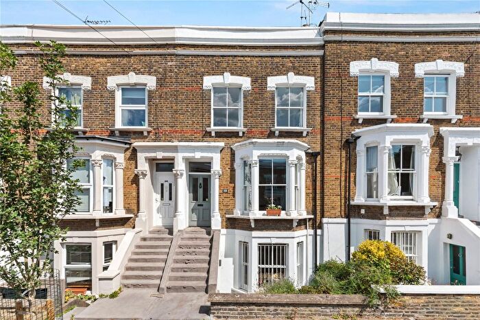 4 Bedroom Terraced House For Sale In Herrick Road, London, N5