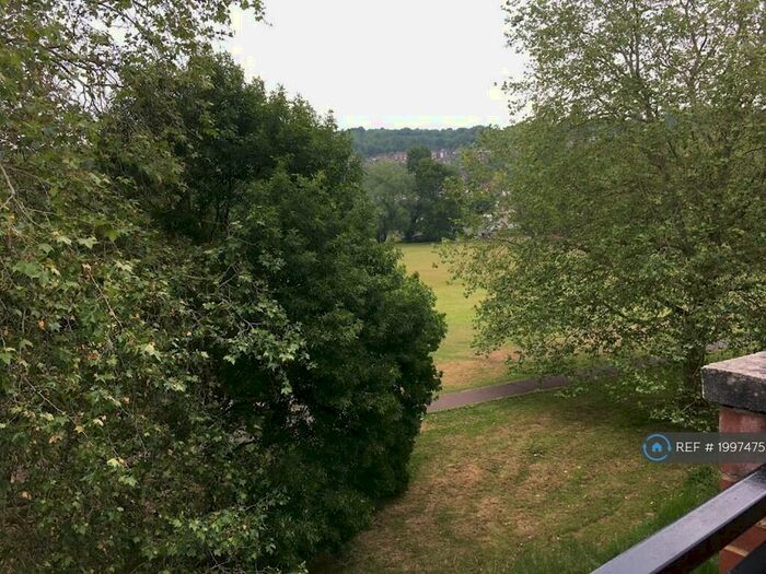 1 Bedroom Flat To Rent In Fryers Lane, High Wycombe, HP12