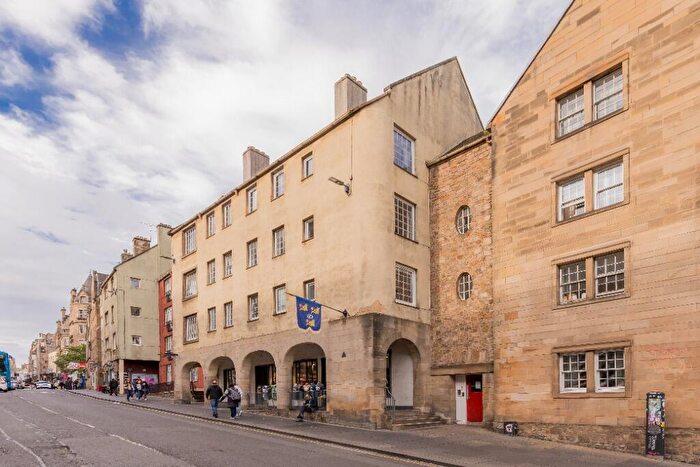 3 Bedroom Flat To Rent In Canongate, Central, Edinburgh, EH8