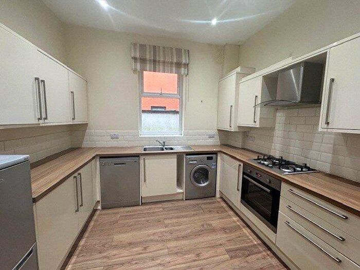 2 Bedroom Apartment To Rent In Castle Boulevard, Nottingham, NG7