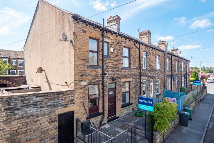 2 Bedroom End Of Terrace House For Sale In Pembroke Road, Pudsey, LS28