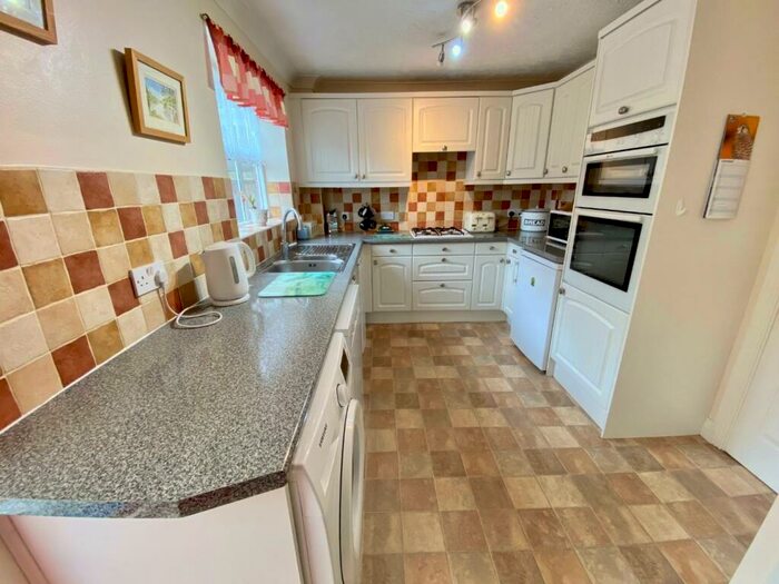5 Bedroom Detached House For Sale In Clarke Close, Uffculme, Cullompton, Devon, EX15