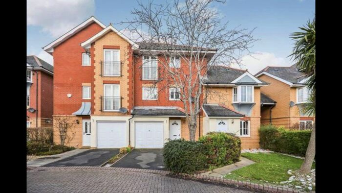 3 Bedroom House To Rent In Harrison Way, Windsor Quay, CF11