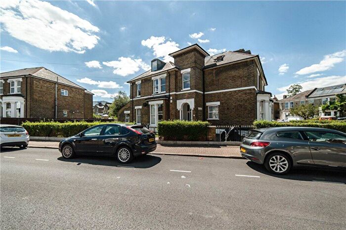 2 Bedroom Apartment To Rent In Byrne Road, London, SW12