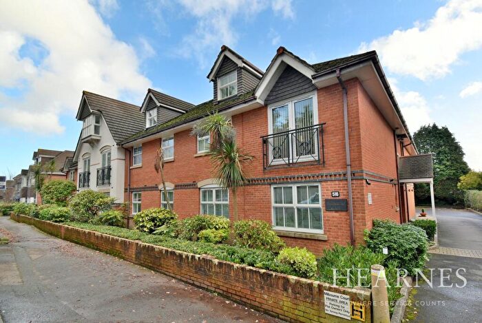 2 Bedroom Flat For Sale In Wimborne Road East, Ferndown, BH22