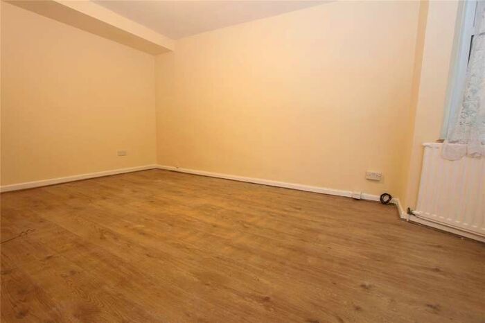 1 Bedroom Flat To Rent In Eleanor Cross Road, Waltham Cross, Hertfordshire, EN8