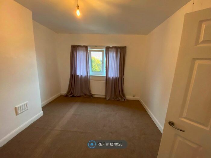 3 Bedroom Detached House To Rent In Harvey Road, Derby DE24