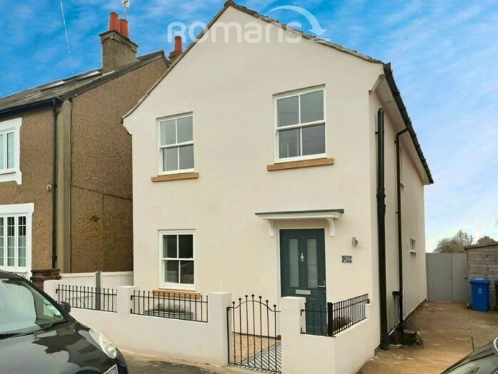 3 Bedroom Detached House To Rent In Gordon Road, SL4