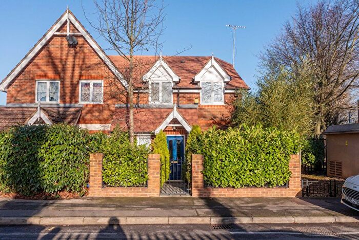 2 Bedroom Terraced House For Sale In Huntington Place, Langley, SL3