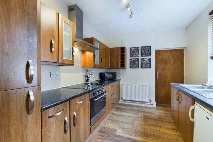 4 Bedroom House To Rent In Southampton Road, Northampton, NN4