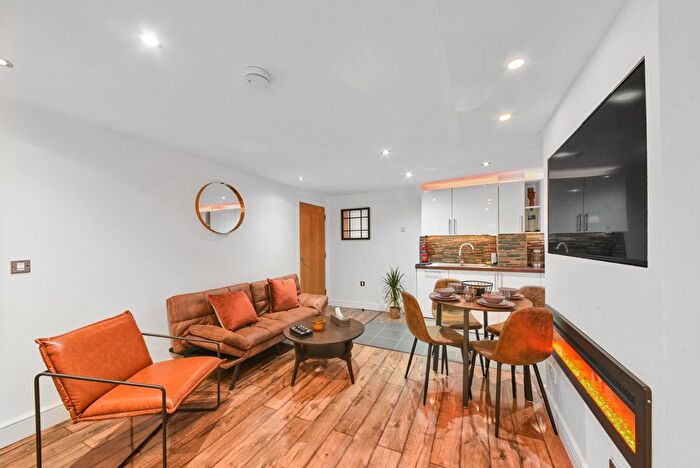 3 Bedroom Flat To Rent In Stratford Romford Road, London, E15