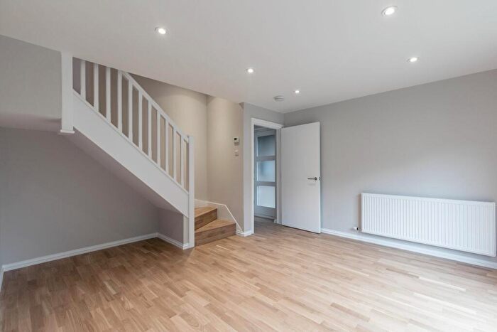 2 Bedroom Duplex To Rent In Stirling Way, Panshanger, AL7