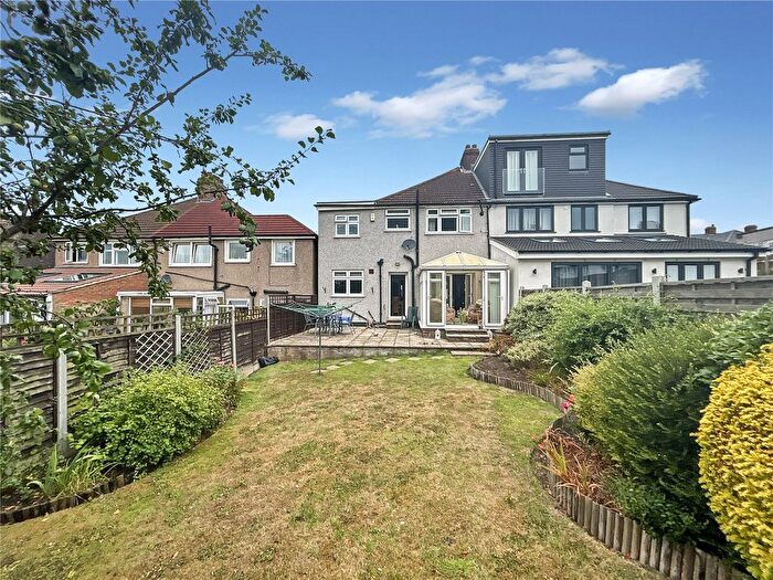 3 Bedroom Semi Detached House For Sale In Dorset Avenue, Welling, Kent, DA16