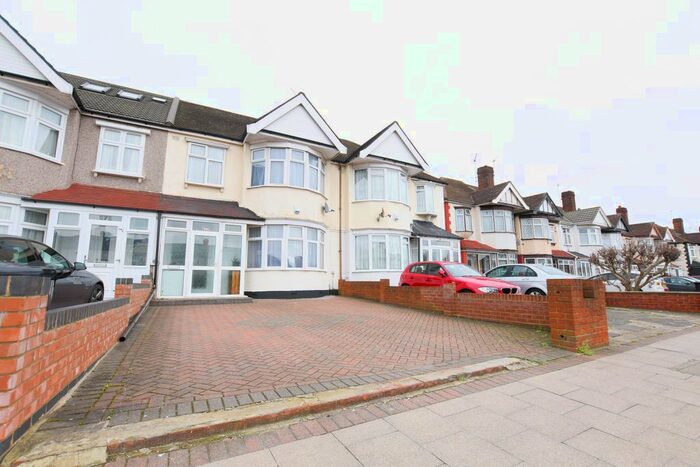 3 Bedroom Terraced House To Rent In Eastern Avenue, Ilford, IG2
