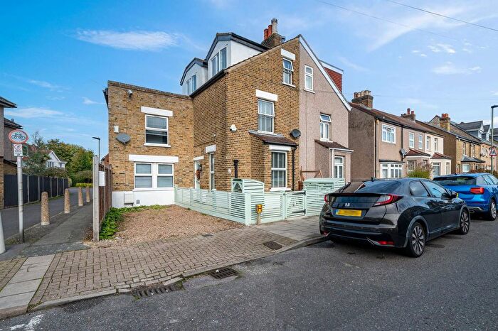 2 Bedroom Maisonette To Rent In Dorset Road, Mottingham, SE9