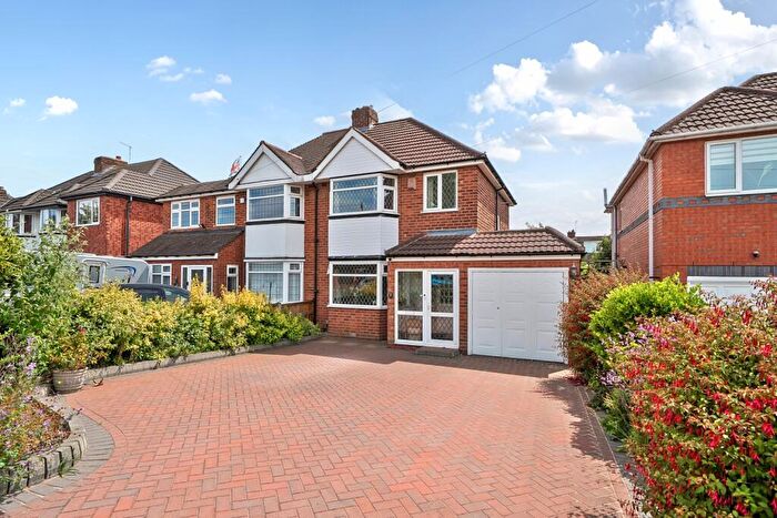 3 Bedroom Semi-Detached House For Sale In Elmfield Road, Birmingham, West Midlands, B36