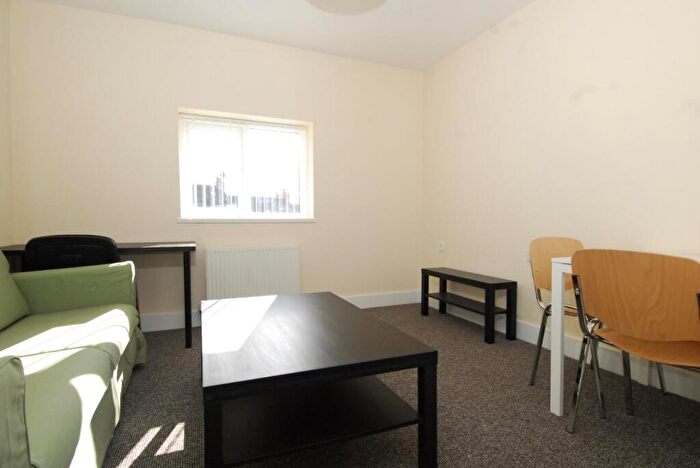 1 Bedroom Flat To Rent In Woodland Road, Flat, Plymouth, PL4