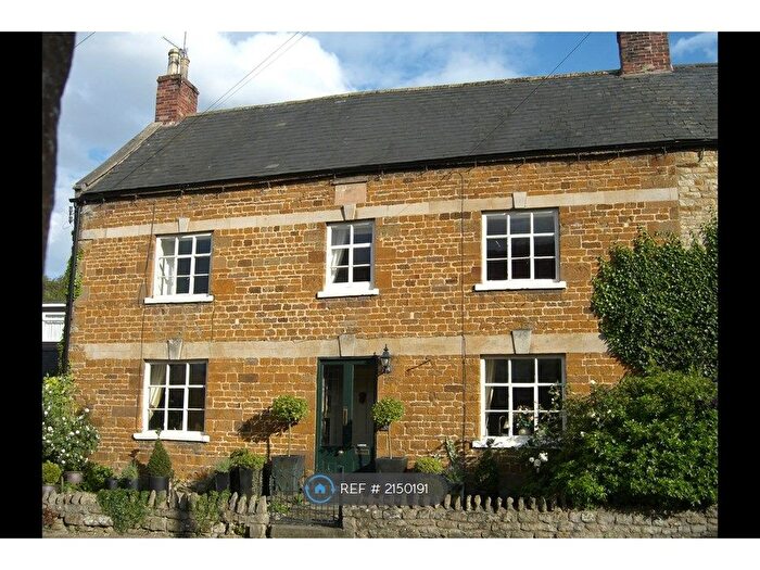6 Bedroom Semi-Detached House To Rent In Main Street, Market Harborough, LE16