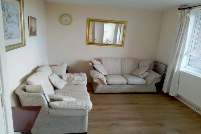 1 Bedroom Flat To Rent In Wordsworth House, Woolwich Common Road, Woolwich, SE18